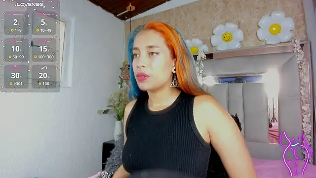 Snapshot of Cristall_ravven chatting on November 17, 2025, 5:17 pm Cristall ravven online show from November 17, 2025, 5:17 pm