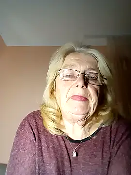 Snapshot of AmyLove353 chatting on October 30, 2025, 10:06 pm AmyLove353 online show from October 30, 2025, 10:06 pm