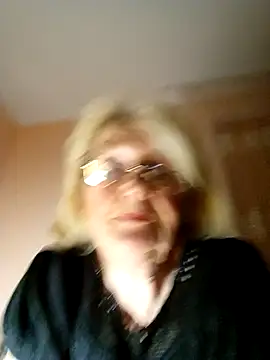 Snapshot of AmyLove353 chatting on November 15, 2025, 10:25 pm AmyLove353 online show from November 15, 2025, 10:25 pm