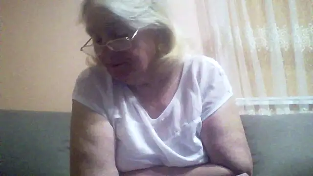 AmyLove353 online show from April 30, 2026, 8:38 pm
