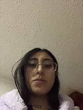 Snapshot of Violeet-Smith chatting on February 25, 2026, 3:51 am Violeet-Smith online show from February 25, 2026, 3:51 am