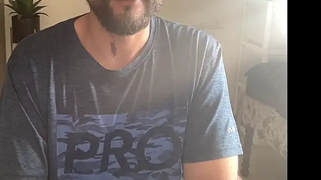 Snapshot of MakeMeAwareAah chatting on December 14, 2025, 9:37 am MakeMeAwareAah online show from December 14, 2025, 9:37 am