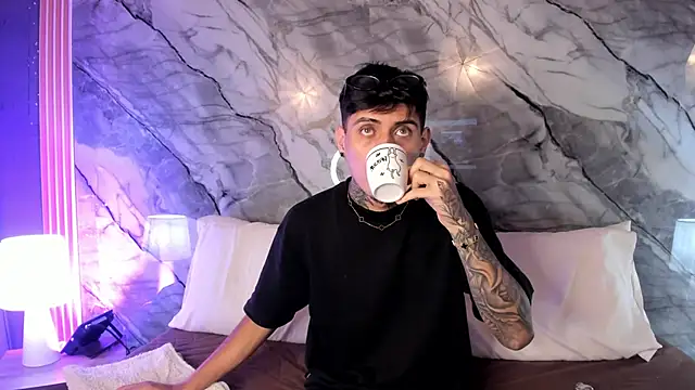 enzorodriguezz online show from November 10, 2025, 12:32 pm