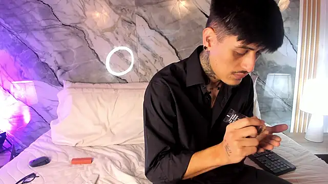 enzorodriguezz online show from November 15, 2025, 12:42 pm