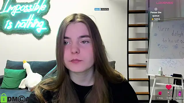 Snapshot of MiraaBloom chatting on November 25, 2025, 2:28 pm MiraaBloom online show from November 25, 2025, 2:28 pm