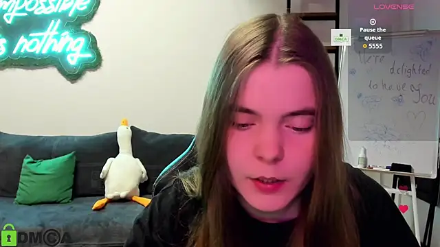 Snapshot of MiraaBloom chatting on November 27, 2025, 2:17 pm MiraaBloom online show from November 27, 2025, 2:17 pm