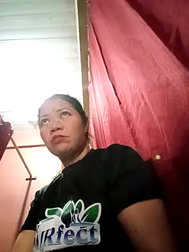 Snapshot of Yummymarie09 chatting on October 22, 2025, 3:39 am Yummymarie09 online show from October 22, 2025, 3:39 am