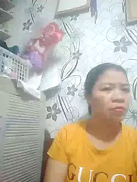 Snapshot of Yummymarie09 chatting on October 21, 2025, 2:00 am Yummymarie09 online show from October 21, 2025, 2:00 am