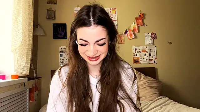 Snapshot of TheRealAnna chatting on November 16, 2025, 5:34 am TheRealAnna online show from November 16, 2025, 5:34 am