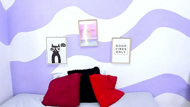 Snapshot of VIOLETA-28 chatting on October 31, 2025, 2:02 pm VIOLETA-28 online show from October 31, 2025, 2:02 pm