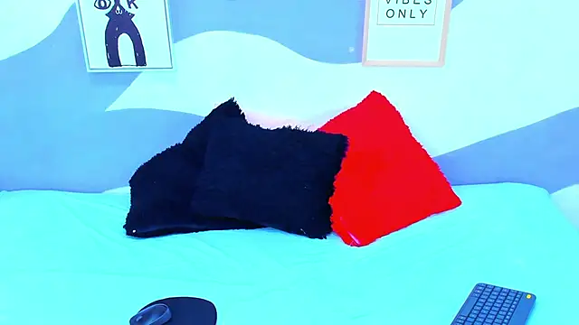 Snapshot of VIOLETA-28 chatting on November 27, 2025, 1:44 pm VIOLETA-28 online show from November 27, 2025, 1:44 pm