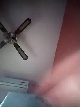 Snapshot of Danii2005 chatting on November 28, 2025, 9:04 pm Danii2005 online show from November 28, 2025, 9:04 pm