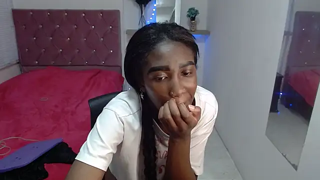 Snapshot of emyfuckhard chatting on October 21, 2025, 3:33 pm emyfuckhard online show from October 21, 2025, 3:33 pm