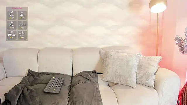 Snapshot of AnnieLove_ chatting on November 8, 2025, 2:37 am AnnieLove online show from November 8, 2025, 2:37 am