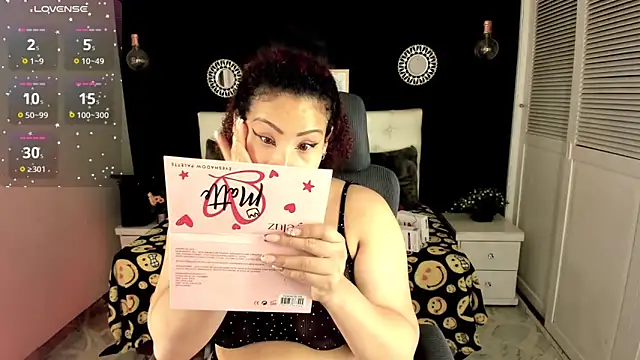 ROZZE MILA online show from May 1, 2026, 8:03 pm