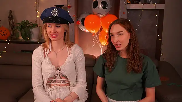 Snapshot of MarisLopaz chatting on November 2, 2025, 3:22 am MarisLopaz online show from November 2, 2025, 3:22 am