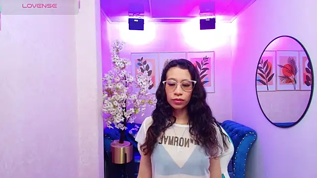 Snapshot of gabby_martinezz chatting on October 21, 2025, 12:37 pm gabby martinezz online show from October 21, 2025, 12:37 pm