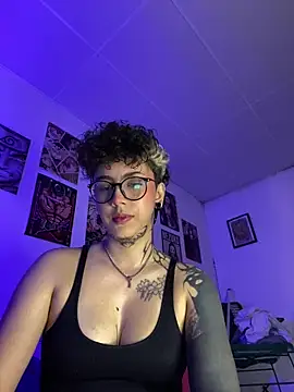 Abby Evanns1 online show from December 17, 2025, 3:06 pm