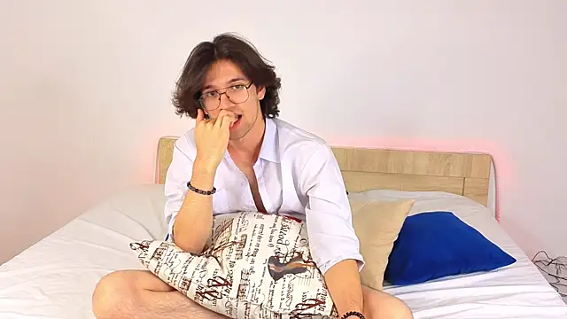 Snapshot of elvano_et chatting on June 23, 2026, 7:23 pm elvano et online show from June 23, 2026, 7:23 pm