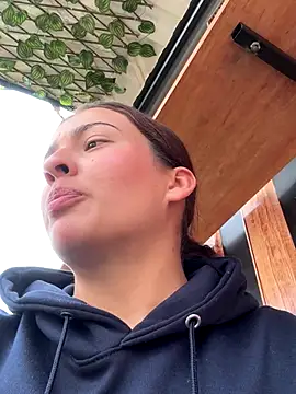 Snapshot of Talia_Bonet chatting on October 29, 2025, 3:33 pm Talia Bonet online show from October 29, 2025, 3:33 pm