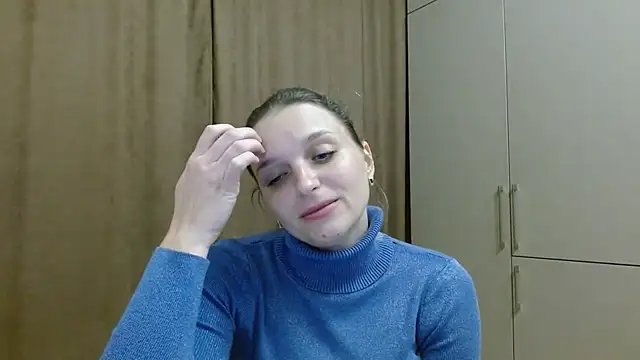 Snapshot of ElisSky301 chatting on November 7, 2025, 10:35 pm ElisSky301 online show from November 7, 2025, 10:35 pm