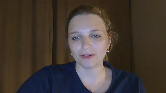 Snapshot of ElisSky301 chatting on May 15, 2026, 9:02 pm ElisSky301 online show from May 15, 2026, 9:02 pm