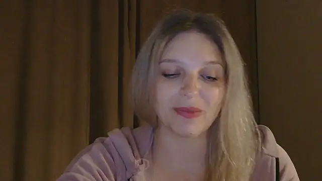 Snapshot of ElisSky301 chatting on April 17, 2026, 8:33 pm ElisSky301 online show from April 17, 2026, 8:33 pm