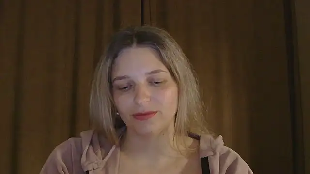 Snapshot of ElisSky301 chatting on April 25, 2026, 6:38 pm ElisSky301 online show from April 25, 2026, 6:38 pm