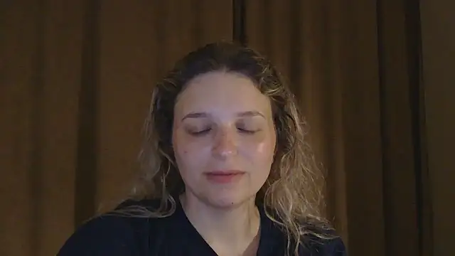 Snapshot of ElisSky301 chatting on April 4, 2026, 8:59 pm ElisSky301 online show from April 4, 2026, 8:59 pm