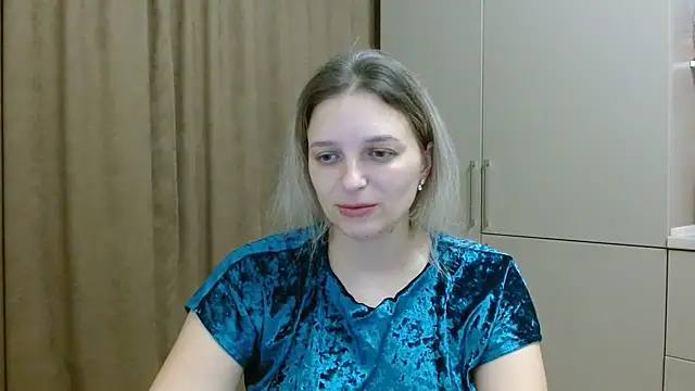 Snapshot of ElisSky301 chatting on December 3, 2025, 8:52 pm ElisSky301 online show from December 3, 2025, 8:52 pm