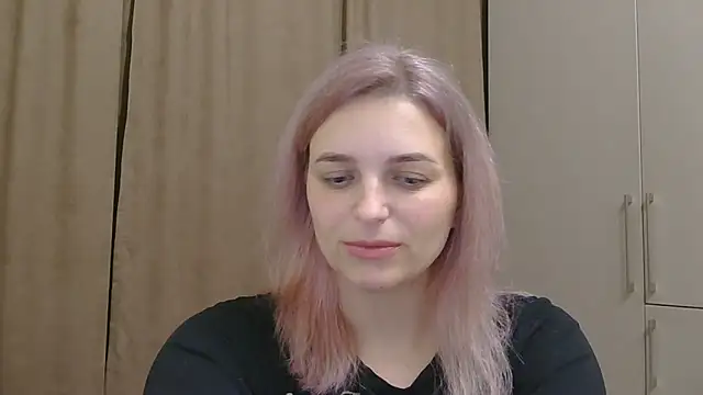 Snapshot of ElisSky301 chatting on December 5, 2025, 9:23 pm ElisSky301 online show from December 5, 2025, 9:23 pm