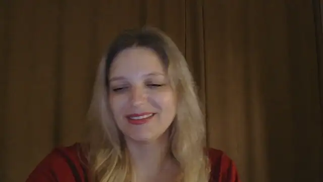 Snapshot of ElisSky301 chatting on April 22, 2026, 8:59 pm ElisSky301 online show from April 22, 2026, 8:59 pm