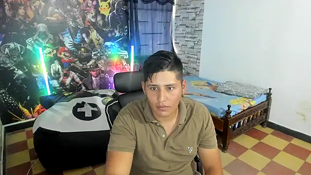 Snapshot of maiker_lozano_ chatting on October 23, 2025, 5:55 pm maiker lozano online show from October 23, 2025, 5:55 pm