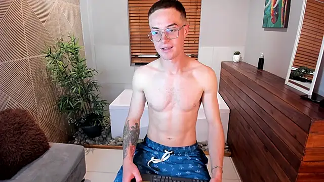 Snapshot of Lil_James chatting on November 6, 2025, 7:51 pm Lil James online show from November 6, 2025, 7:51 pm