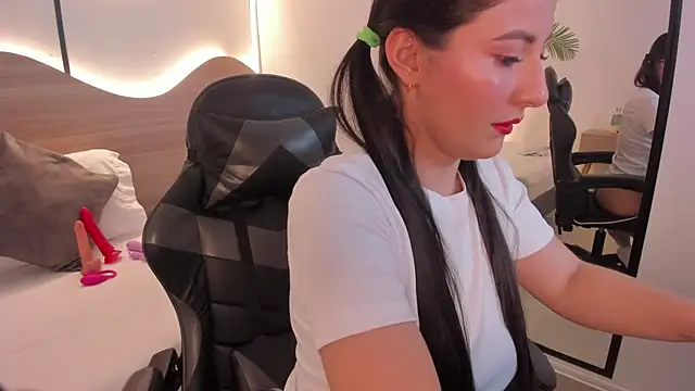 Snapshot of mia_collins96 chatting on October 26, 2025, 3:18 am mia collins96 online show from October 26, 2025, 3:18 am