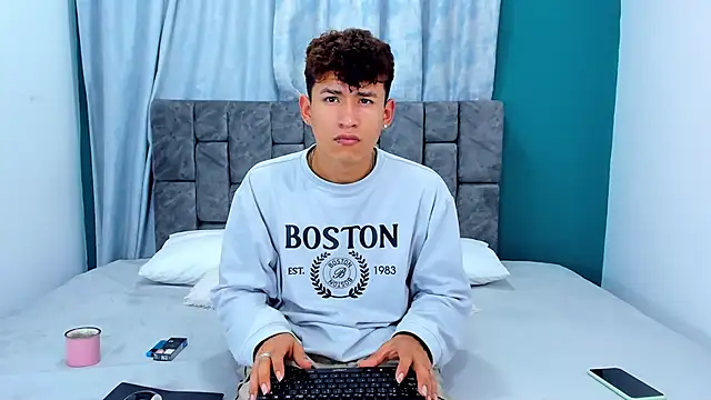 Snapshot of Nicolas_Torres_ chatting on December 2, 2025, 7:21 am Nicolas Torres online show from December 2, 2025, 7:21 am