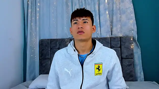 Snapshot of Nicolas_Torres_ chatting on December 14, 2025, 3:57 am Nicolas Torres online show from December 14, 2025, 3:57 am