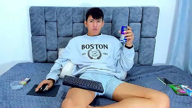 Snapshot of Nicolas_Torres_ chatting on November 4, 2025, 5:33 am Nicolas Torres online show from November 4, 2025, 5:33 am