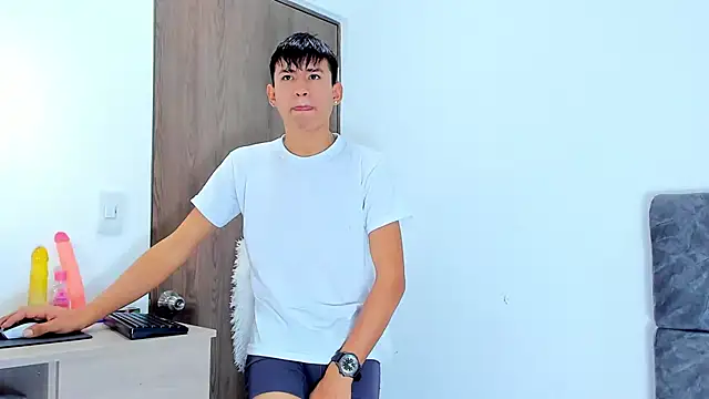 Snapshot of Nicolas_Torres_ chatting on November 18, 2025, 7:11 am Nicolas Torres online show from November 18, 2025, 7:11 am