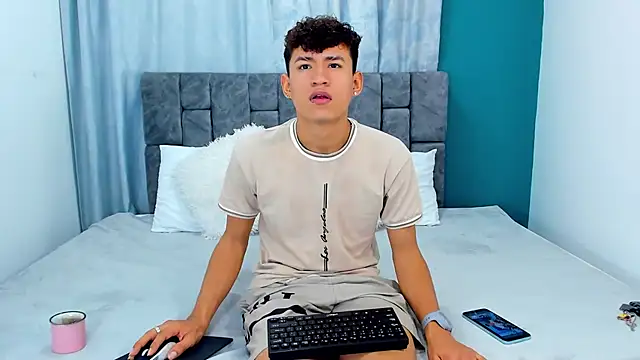 Snapshot of Nicolas_Torres_ chatting on November 30, 2025, 6:36 am Nicolas Torres online show from November 30, 2025, 6:36 am