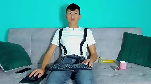 Snapshot of Nicolas_Torres_ chatting on October 24, 2025, 6:12 am Nicolas Torres online show from October 24, 2025, 6:12 am