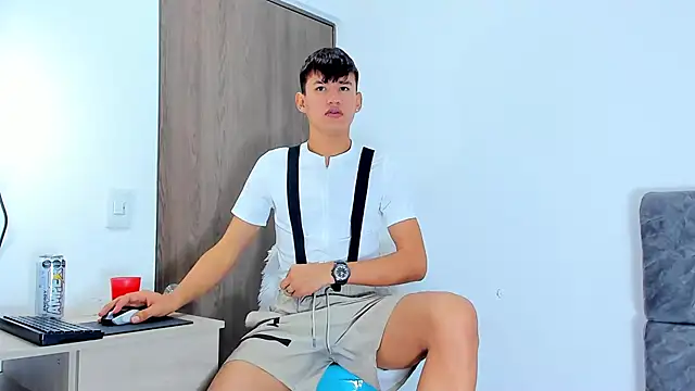 Snapshot of Nicolas_Torres_ chatting on November 14, 2025, 2:37 am Nicolas Torres online show from November 14, 2025, 2:37 am