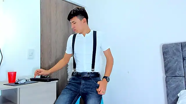 Snapshot of Nicolas_Torres_ chatting on November 17, 2025, 2:04 am Nicolas Torres online show from November 17, 2025, 2:04 am