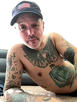 Snapshot of D13ON3L chatting on November 9, 2025, 6:45 pm D13ON3L online show from November 9, 2025, 6:45 pm