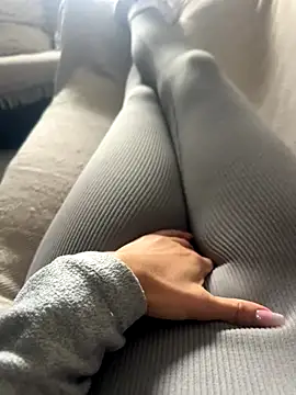 Rubia divina7 online show from December 2, 2025, 10:50 am