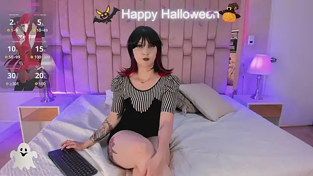 Snapshot of Scarletgod chatting on October 31, 2025, 1:19 pm Scarletgod online show from October 31, 2025, 1:19 pm