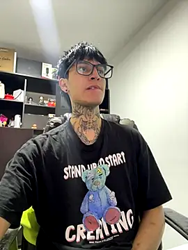 Snapshot of sflps chatting on November 13, 2025, 8:46 pm sflps online show from November 13, 2025, 8:46 pm