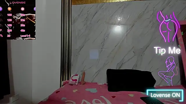 Snapshot of Sasha_Blonde chatting on November 11, 2025, 7:41 pm Sasha Blonde online show from November 11, 2025, 7:41 pm