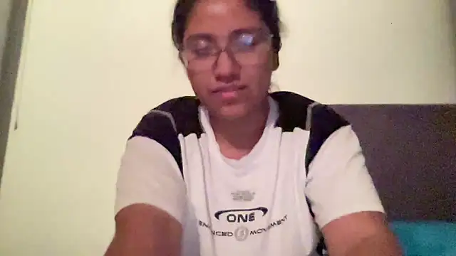 Kmiii21 online show from November 30, 2025, 6:47 am