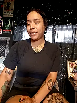 Snapshot of Isis_Bathory chatting on November 26, 2025, 3:56 pm Isis Bathory online show from November 26, 2025, 3:56 pm